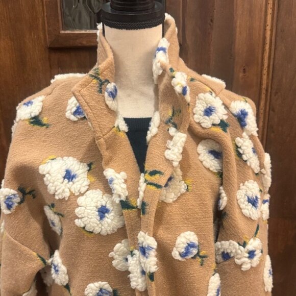 Ivy Jane Tan Floral Jacket - Picture 2 of 6